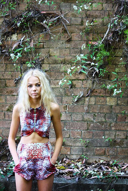 Oneof4_design_print_fashion_digitalfabrics_collection_designer_shorts_crop_graduate